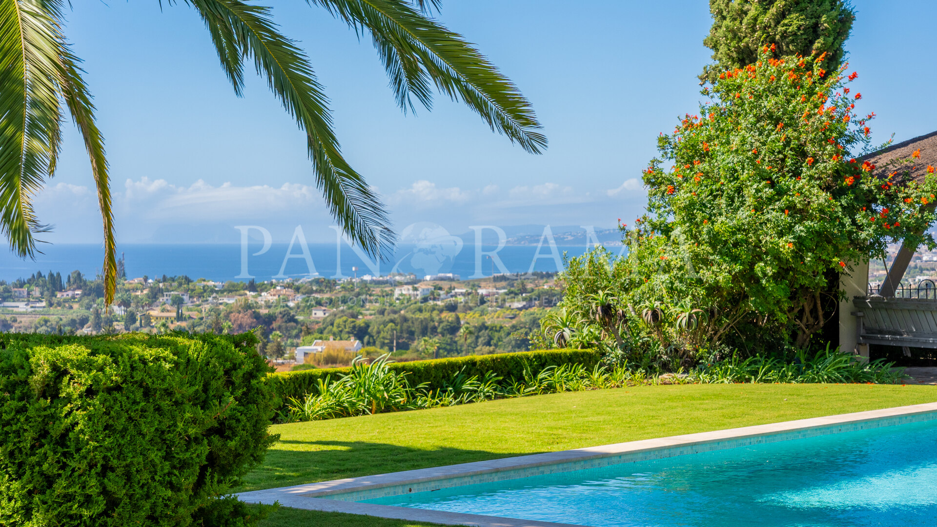 Luxurious villa with privacy and incredible uninterrupted views to the sea