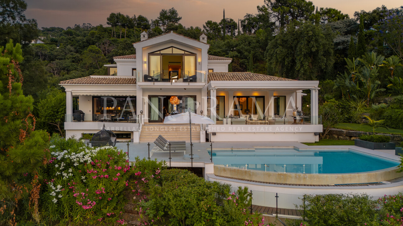 Very private villa with panoramic mountain views in La Zagaleta's gated community