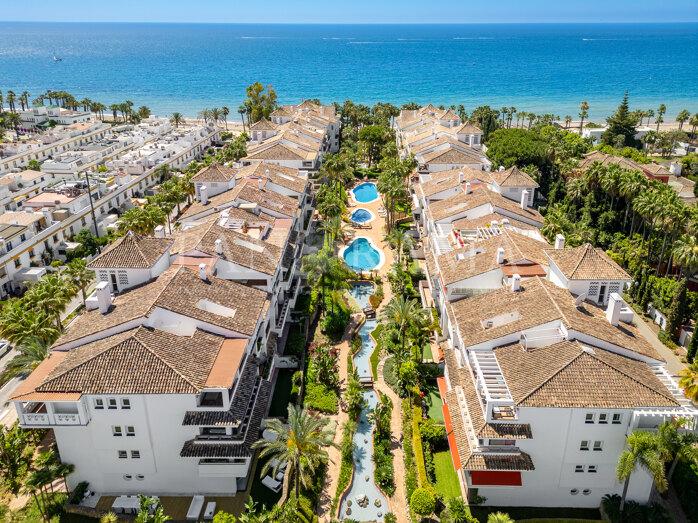 Exceptional duplex penthouse by the beach with spectacular views in Las Cañas Beach