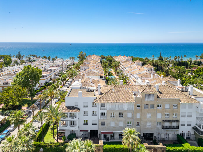 Exceptional duplex penthouse by the beach with spectacular views in Las Cañas Beach