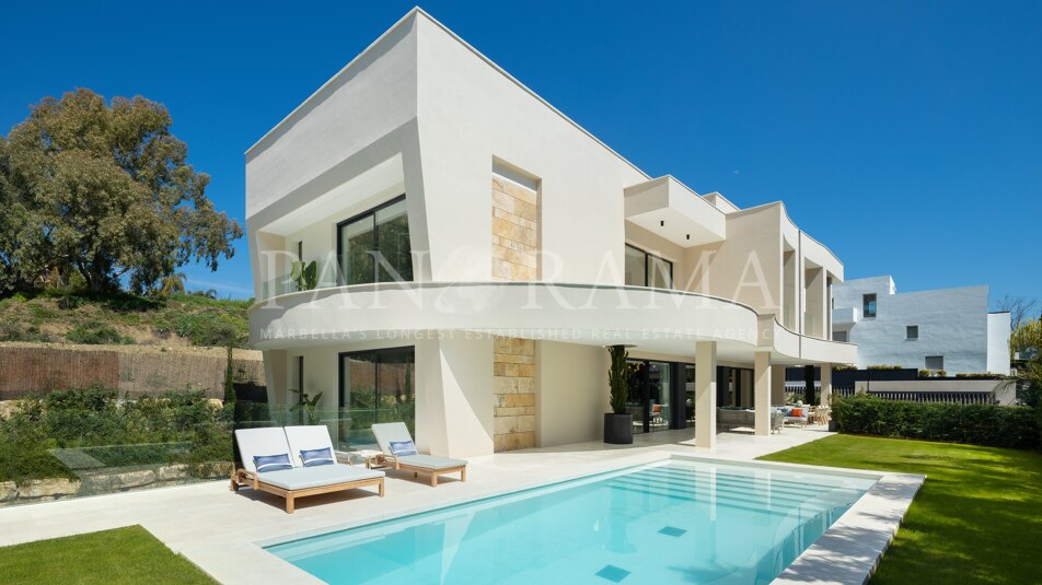 Exclusive brand-new villa in Nueva Andalucía, in the heart of the Golf Valley