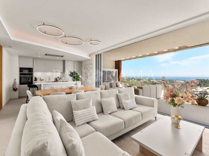 Duplex penthouse with panoramic views in Real de la Quinta