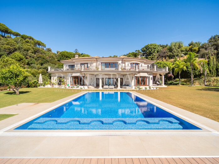 Impressive south-facing estate with panoramic views in La Zagaleta