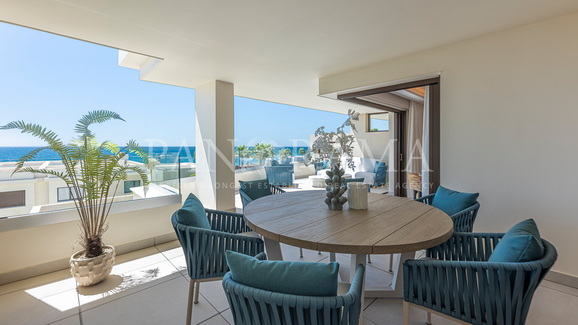 Stunning apartment with direct beach access and fabulous views in Valaya, a beachfront complex on the New Golden Mile