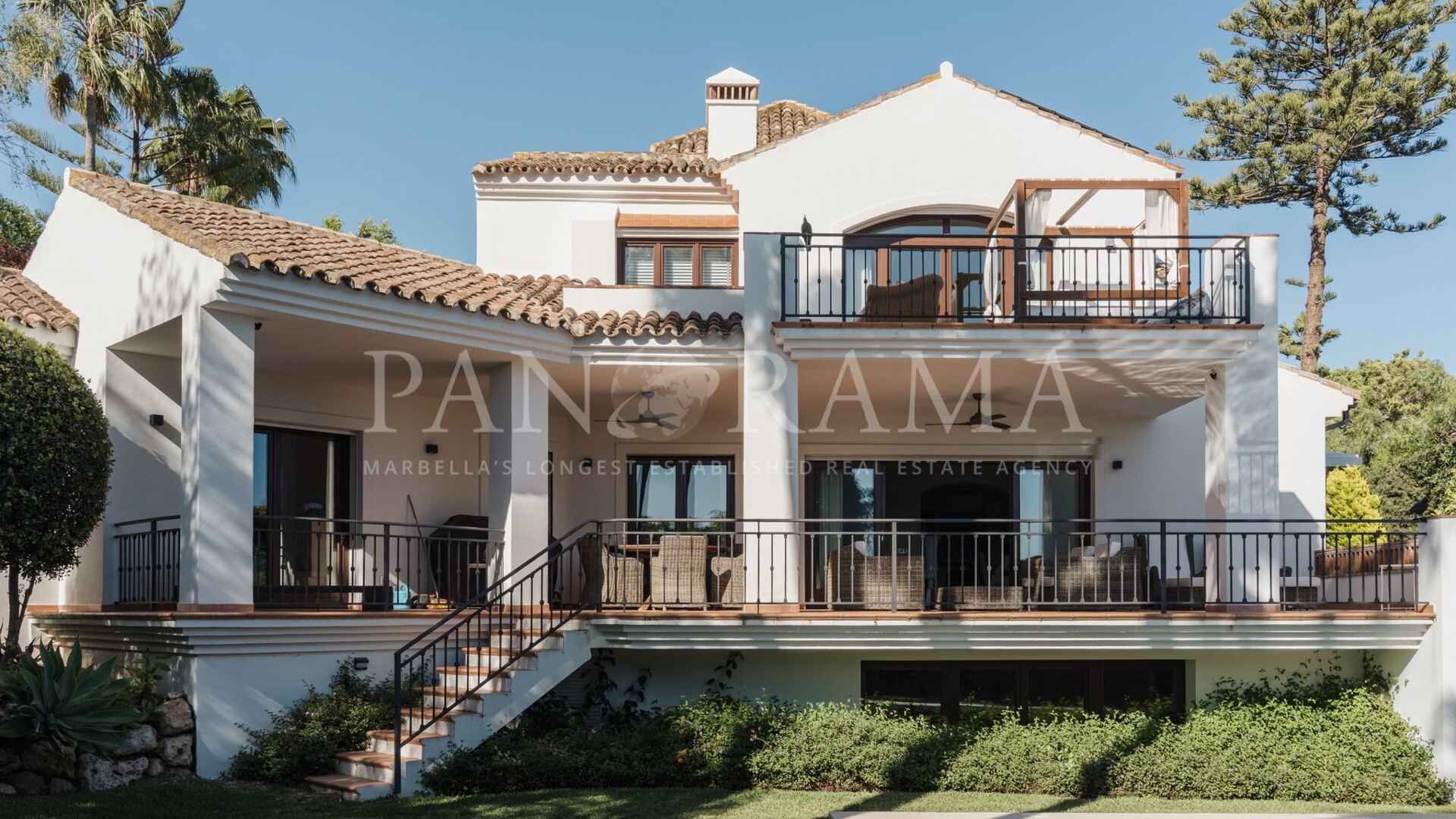 Charming Mediterranean villa with sea views in El Rosario