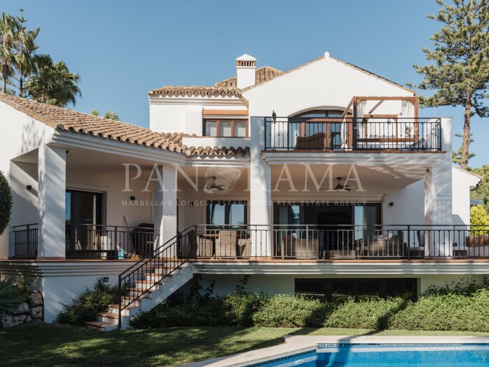 Charming Mediterranean villa with sea views in El Rosario