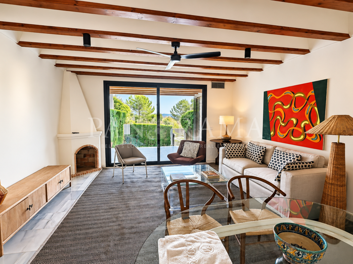 Charming townhouse for rent on the Golden Mile