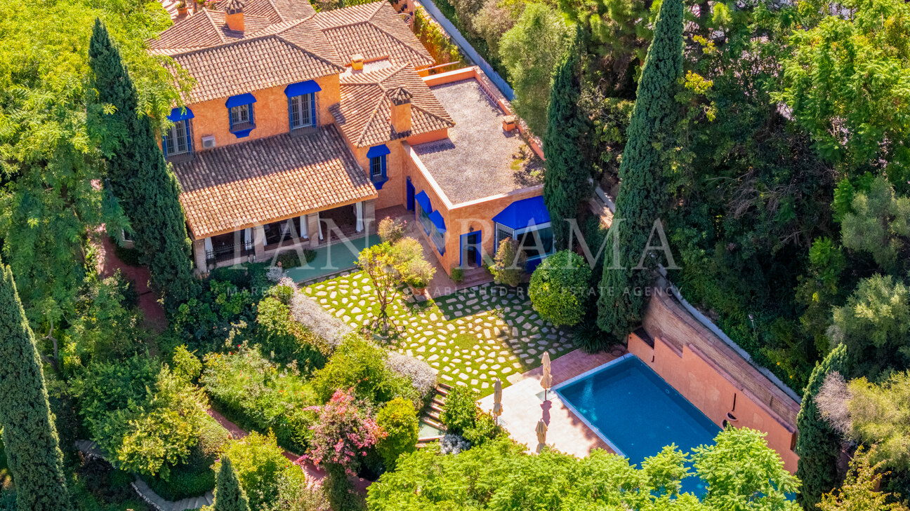 Finca Santa Elena: Exclusive Mediterranean estate with botanical gardens beside the river in the heart of Benahavís centre