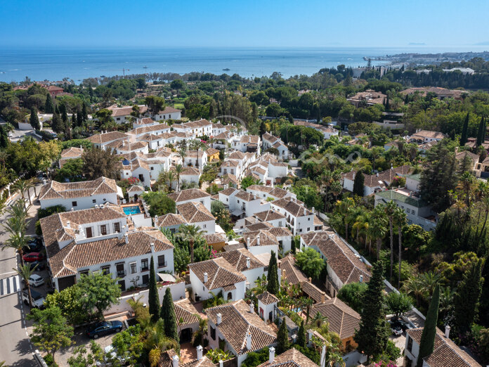 Preciosa casa adosada en la encantadora comunidad de Lomas Pueblo