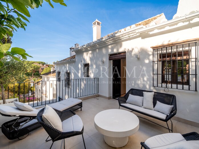 Beautiful townhouse in the enchanting community of Lomas Pueblo