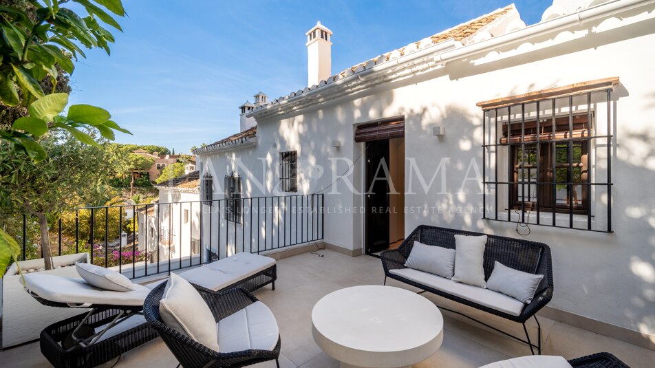 Beautiful townhouse in the enchanting community of Lomas Pueblo