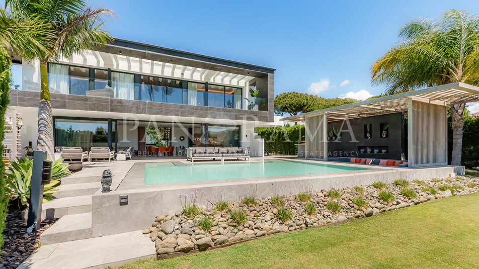 Villa Marina, una villa moderna de lujo con vistas panorámicas en Las Brisas