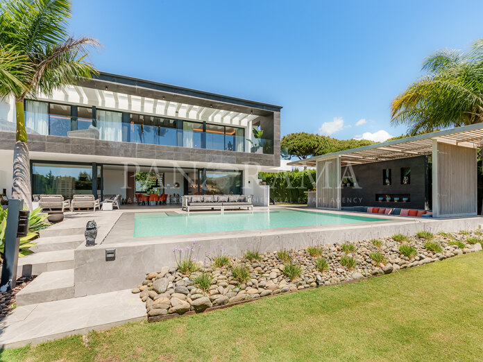 Villa en venta en Las Brisas, Nueva Andalucia