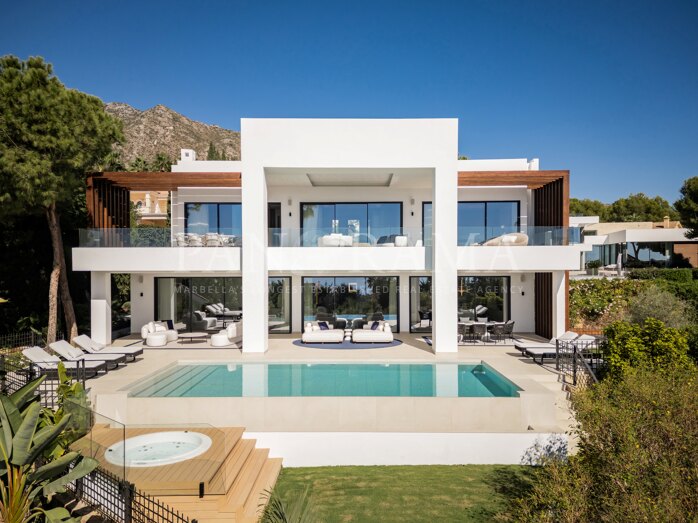Contemporary elegant villa with unparalleled views in Sierra Blanca on the Golden Mile