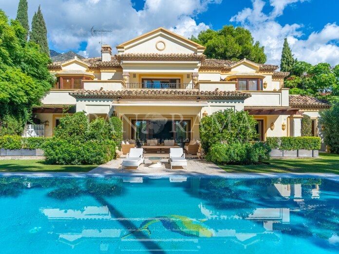 Elegant villa in Sierra Blanca with nature gardens