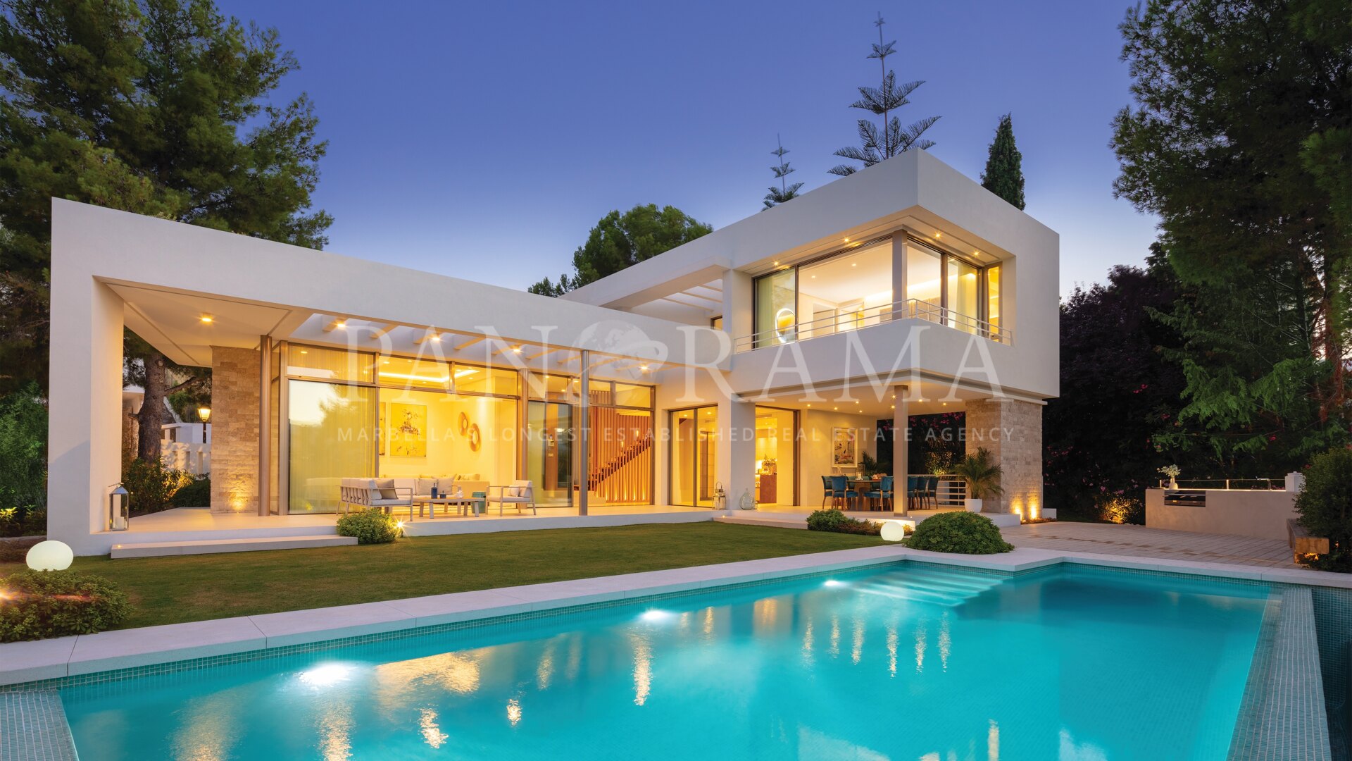 Stunning villa only a few minutes walk from amenties in Nueva Andalucía