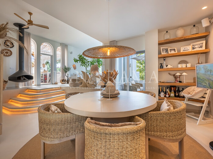 Stilvolle Villa in einer geschlossenen Wohnanlage Las Lagunas in Nueva Andalucía