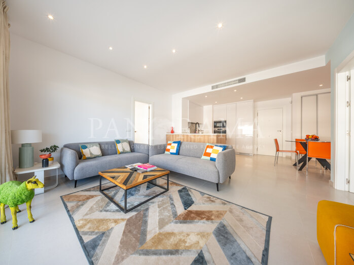 Uitzonderlijke kans: appartement aan het strand tussen de Golden Mile en het centrum van Marbella