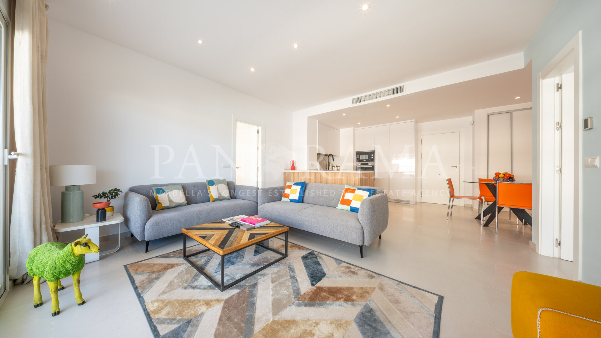 Uitzonderlijke kans: appartement aan het strand tussen de Golden Mile en het centrum van Marbella