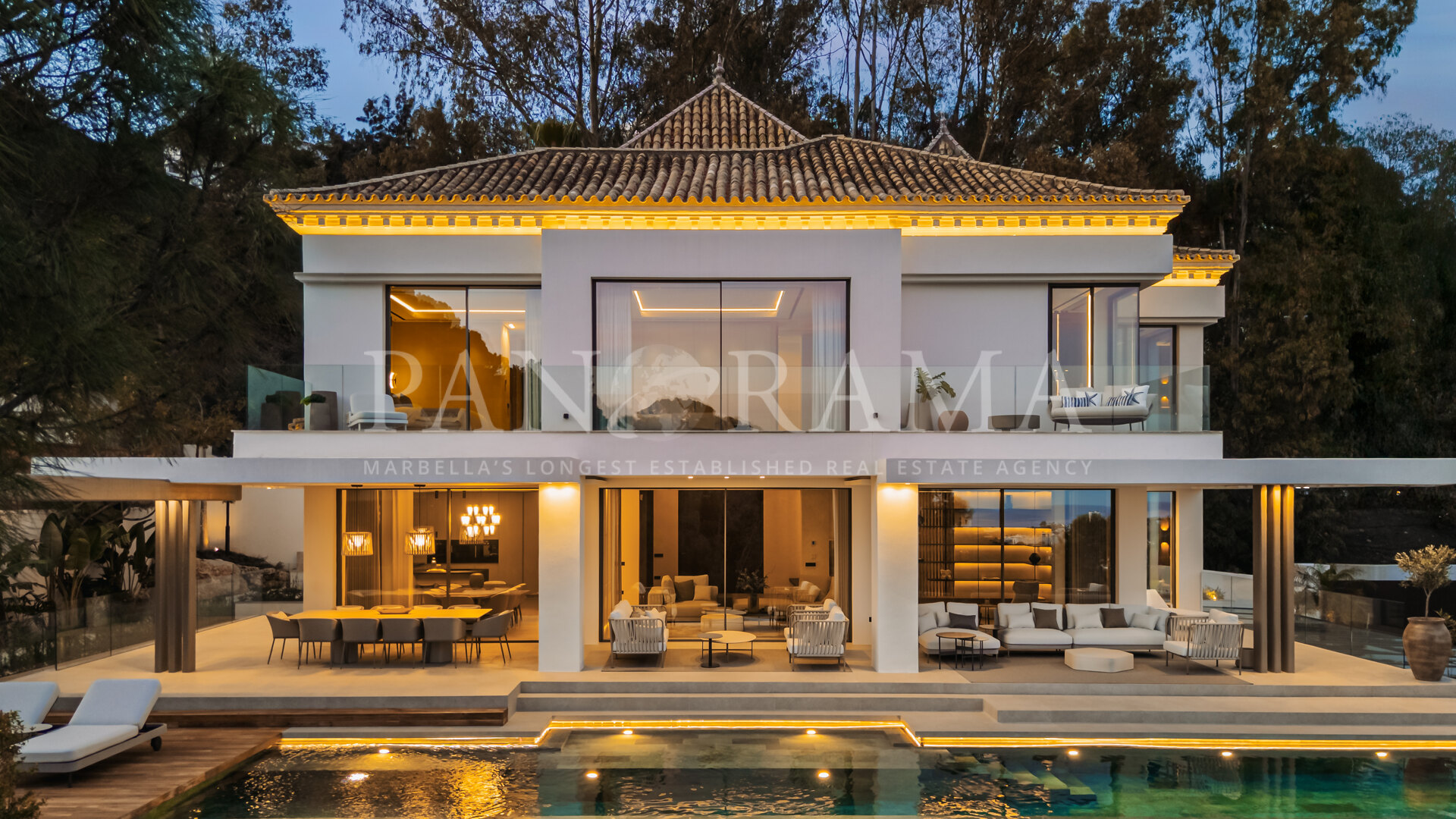 Stunning frontline-golf villa in the exclusive La Quinta area