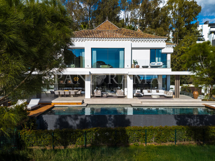 Superbe villa en première ligne de golf dans le quartier exclusif de La Quinta
