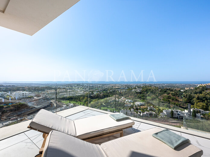 Modern apartment with panoramic views in Benahavís