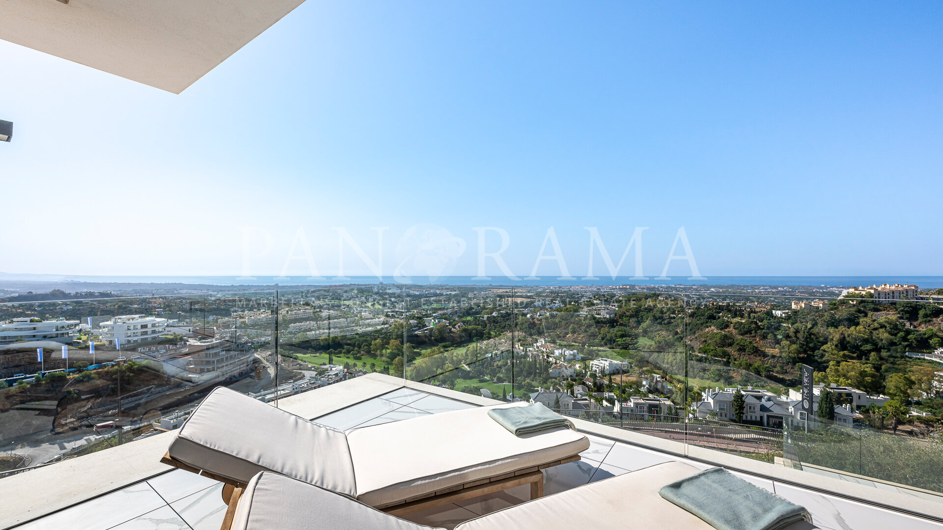Modern appartement met panoramisch uitzicht in Benahavís