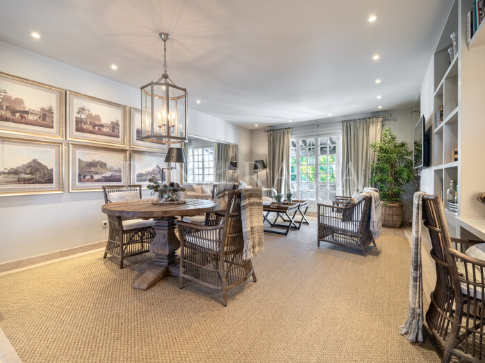 Beautiful penthouse with a spacious terrace in Puente Romano II, in the heart of Marbella’s Golden Mile