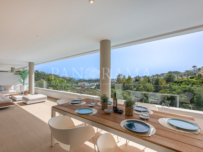 Beautiful duplex penthouse with panoramic views in Botanic, Benahavís