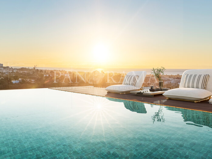 Duplex apartment with panoramic views in Puerto de Los Almendros, Benahavís