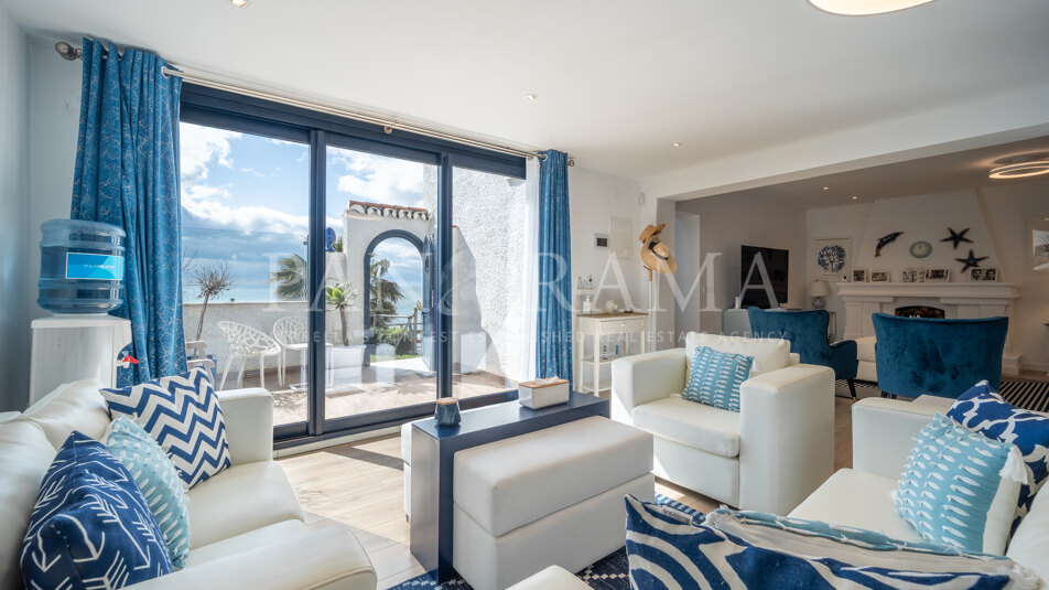 Beautiful frontline beach townhouse with spectacular sea views on the New Golden Mile