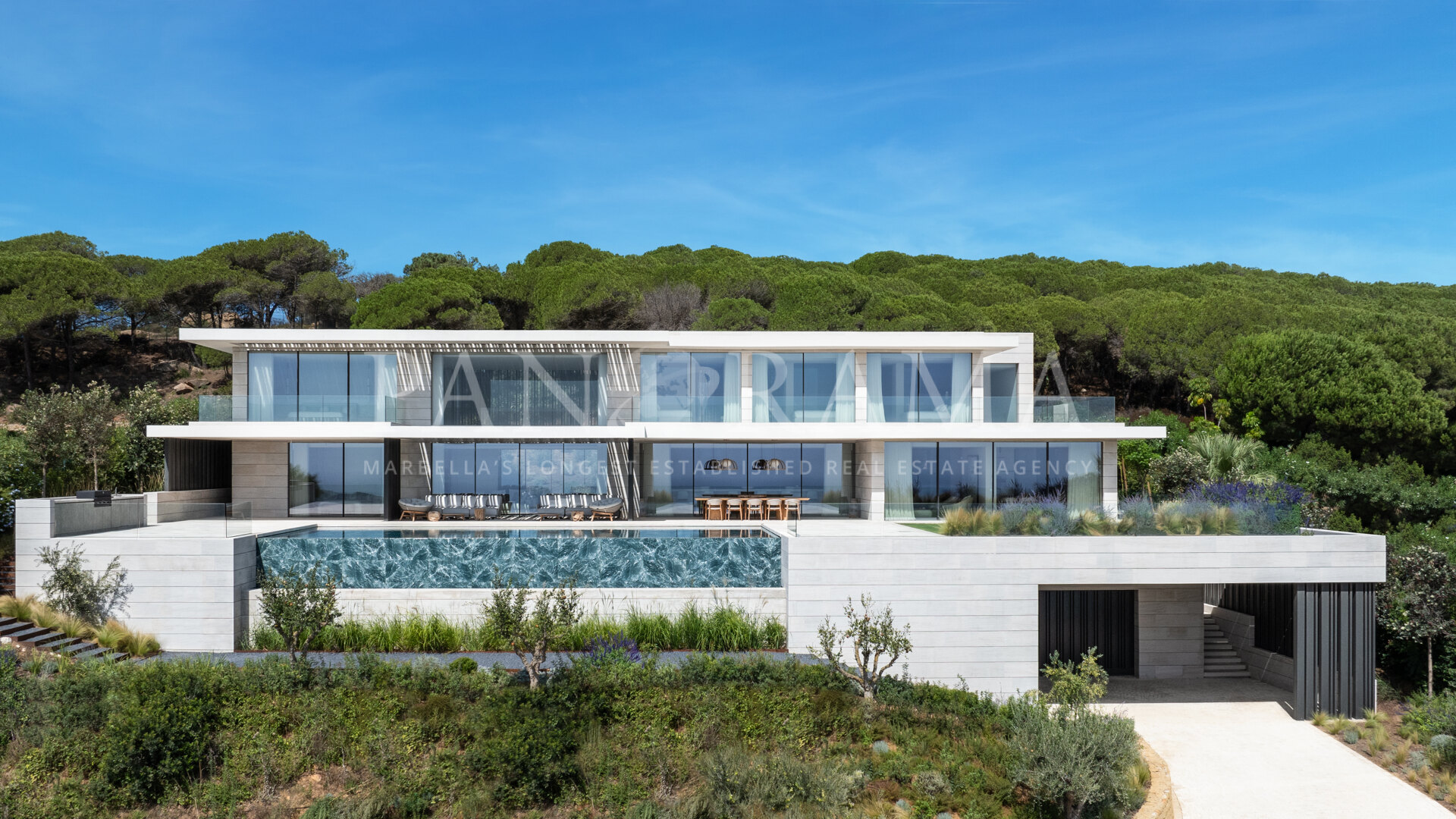 Stunning brand-new masterpiece in La Reserva de Sotogrande