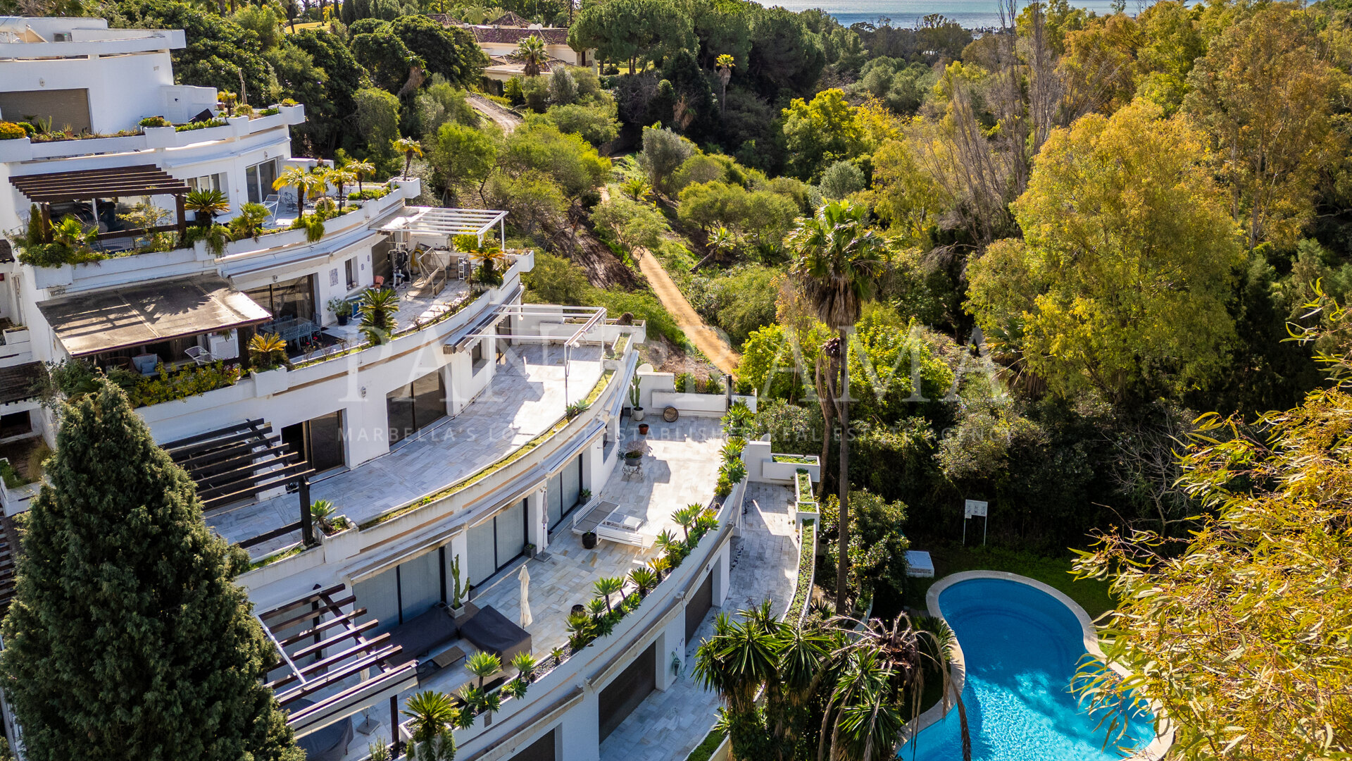 Appartement d’angle spacieux à King’s Hills, offrant des vues sur la mer et les jardins