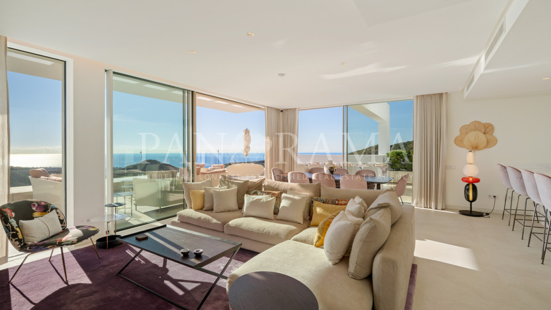 Duplex penthouse with uninterrupted panoramic views to the sea