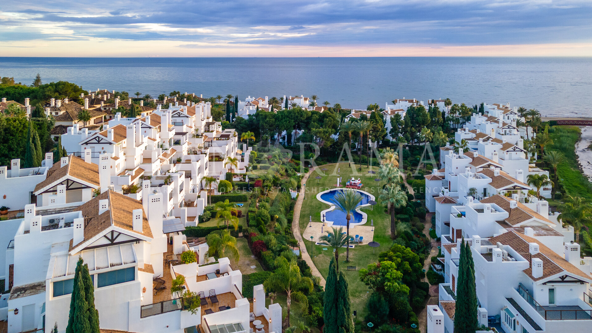 Fabulous beachfront ground floor apartment in Los Monteros Palm Beach, Marbella East
