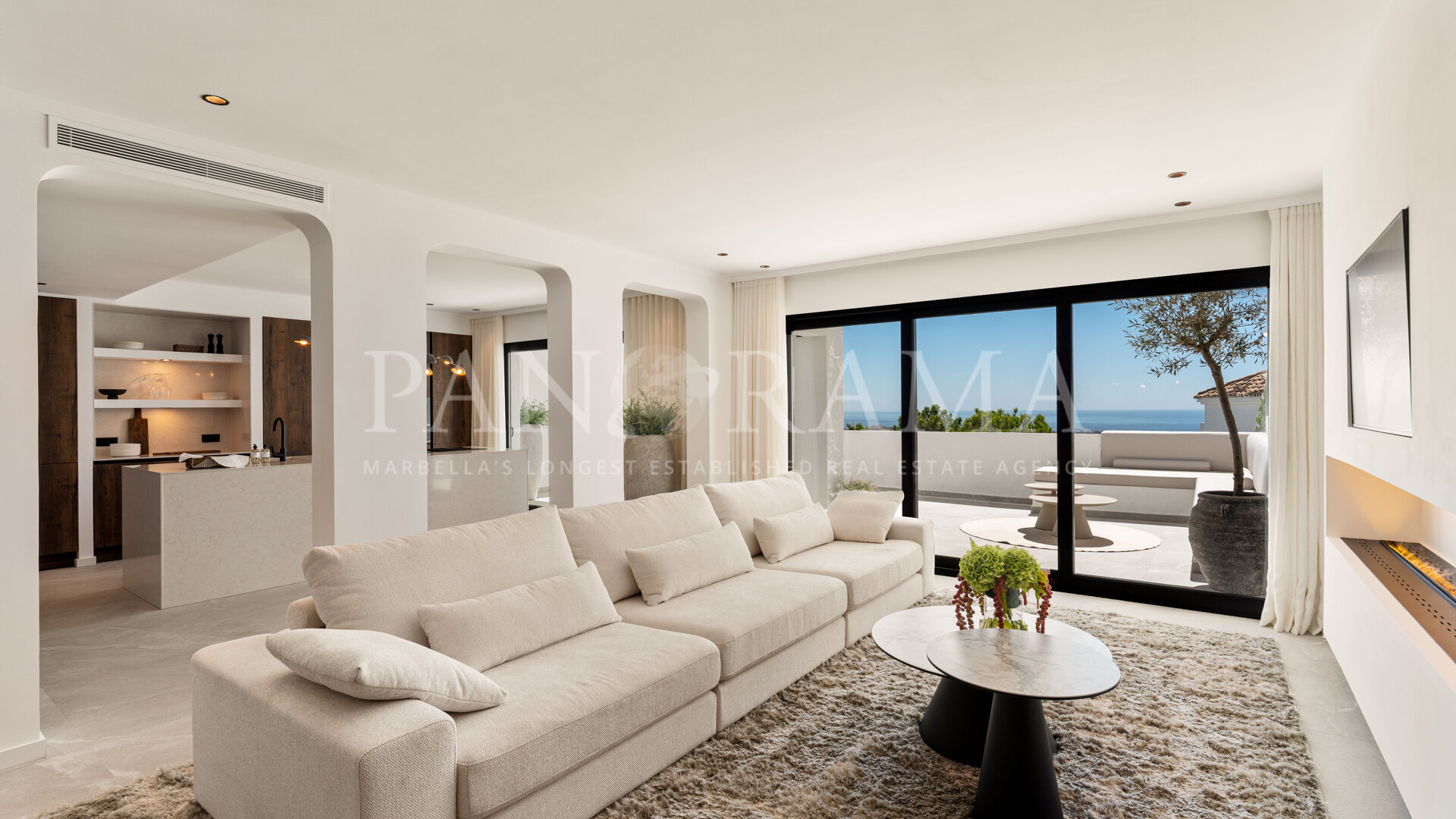 Duplex moderne de trois chambres dans la résidence sécurisée Las Colinas de Marbella, Benahavís