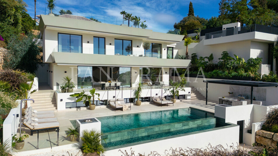 Exquisite new south-facing villa in Elviria, designed by an acclaimed architect