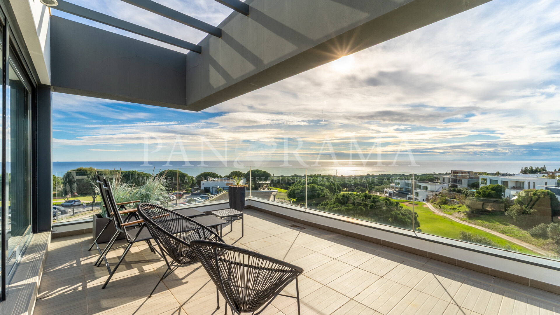 Exceptional villa in a gated community with uninterrupted views