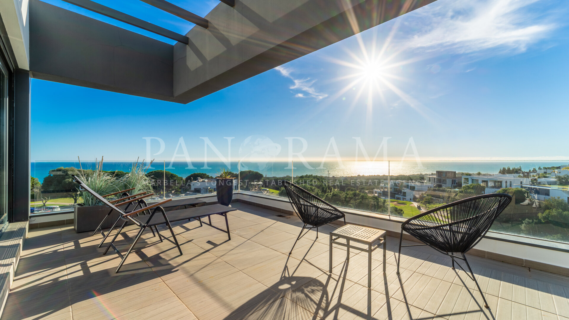 Exceptional villa in a gated community with uninterrupted views