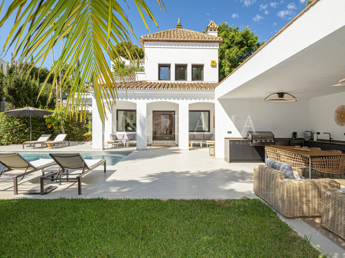 Außergewöhnliche Villa mit 5 Schlafzimmern in El Paraíso Alto, Benahavís – Eleganz und Charme