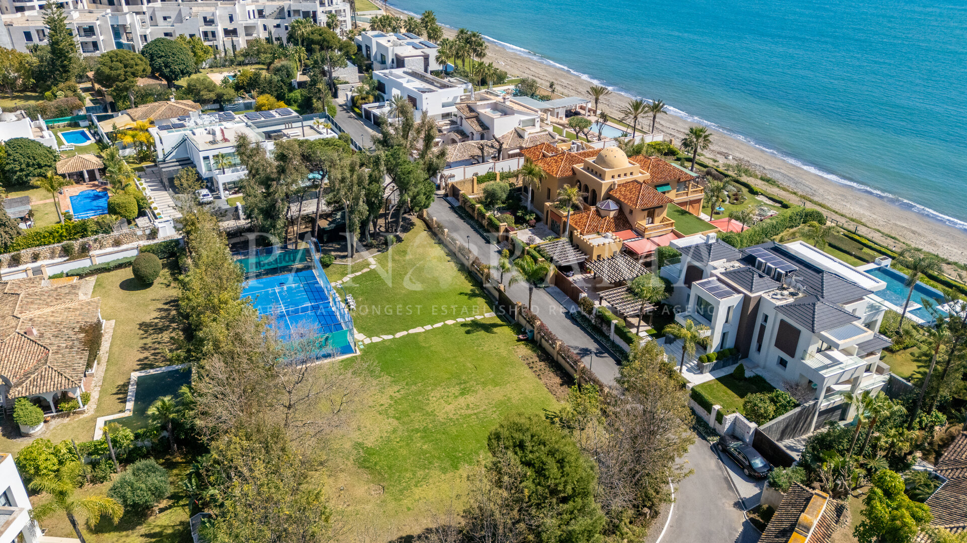 Double plot just steps from the beach in Paraíso Barronal