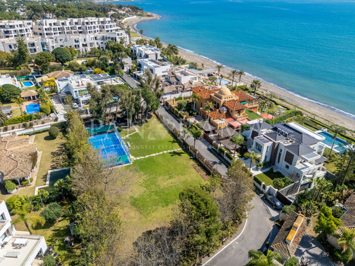 Double plot just steps from the beach in Paraíso Barronal