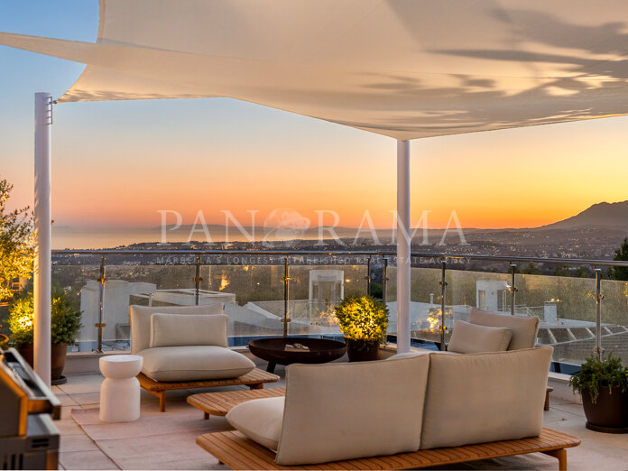 Semi detached villa with views to the sea in Meisho Hills on the Golden Mile