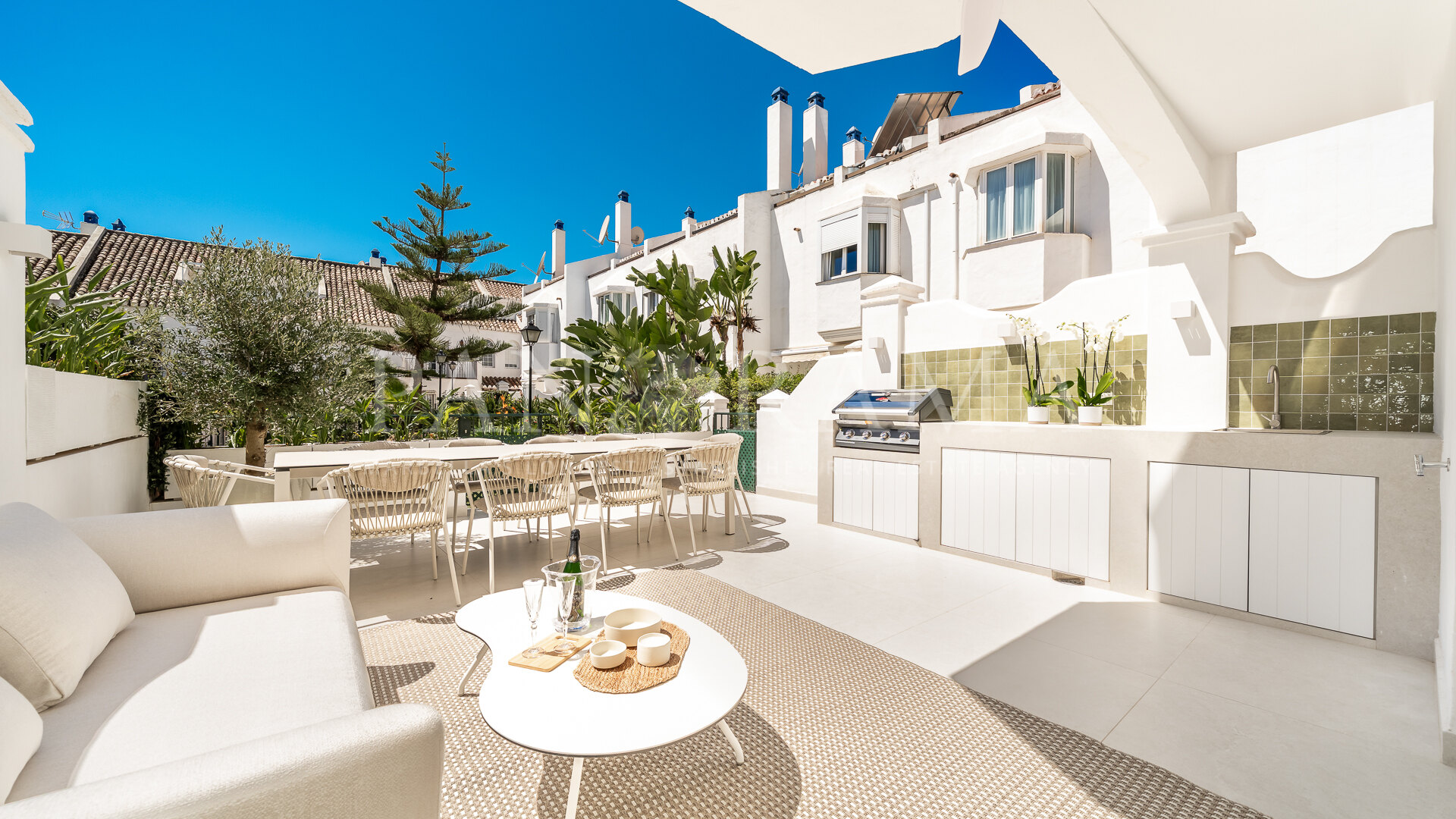 Superbe maison de ville de 5 chambres à proximité de l'hôtel Puente Romano, sur le Golden Mile