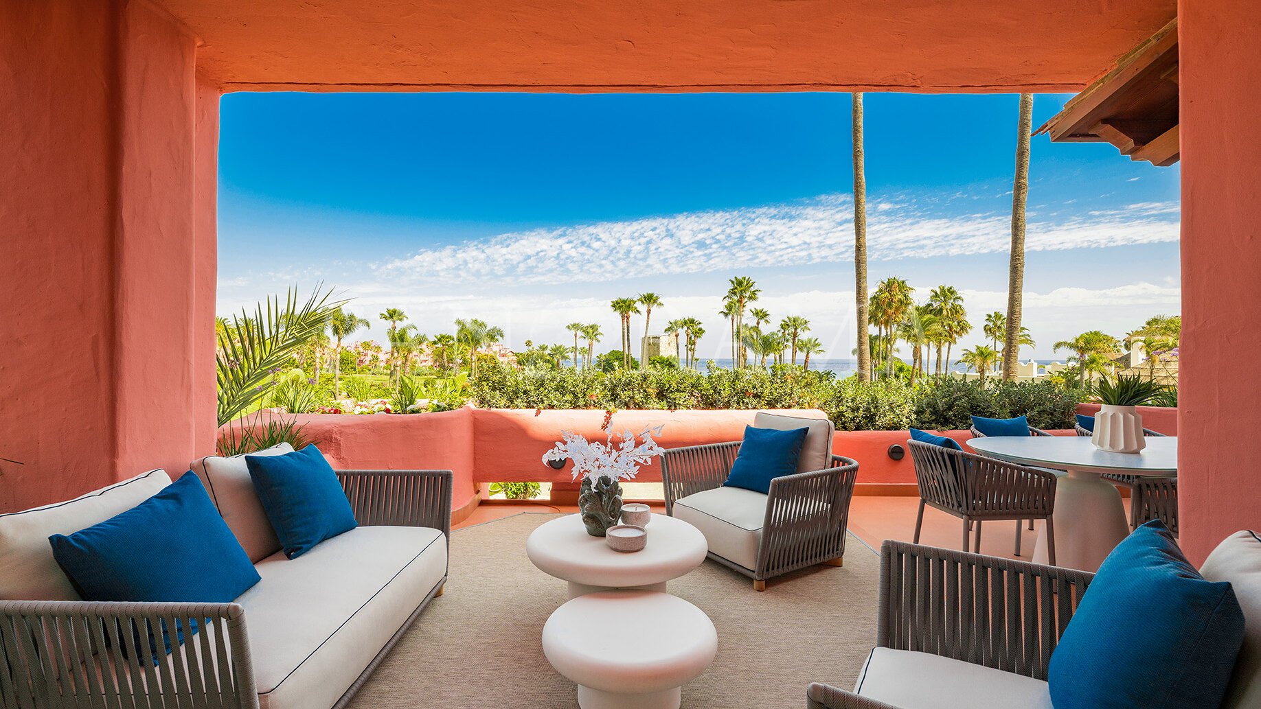 Elegant beachfront apartment in the stunning community of Cabo Bermejo, Estepona