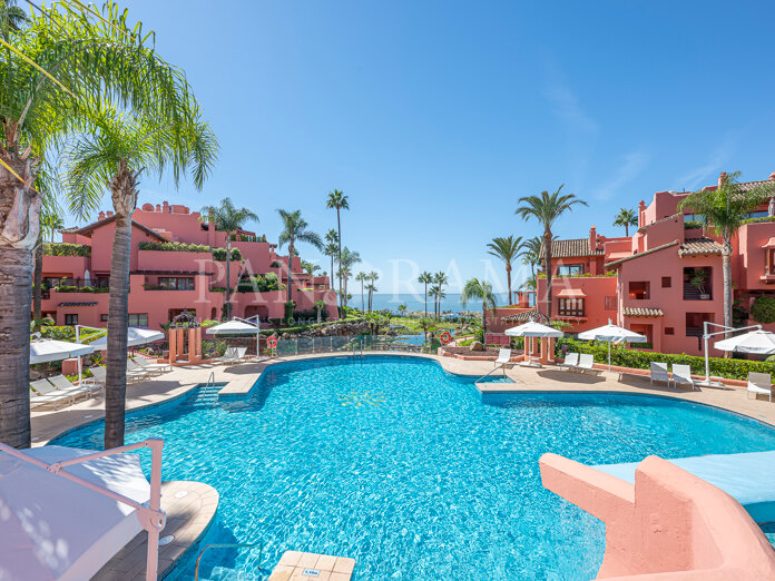 Impresionante vivienda con vistas al mar en la exclusiva comunidad de Cabo Bermejo