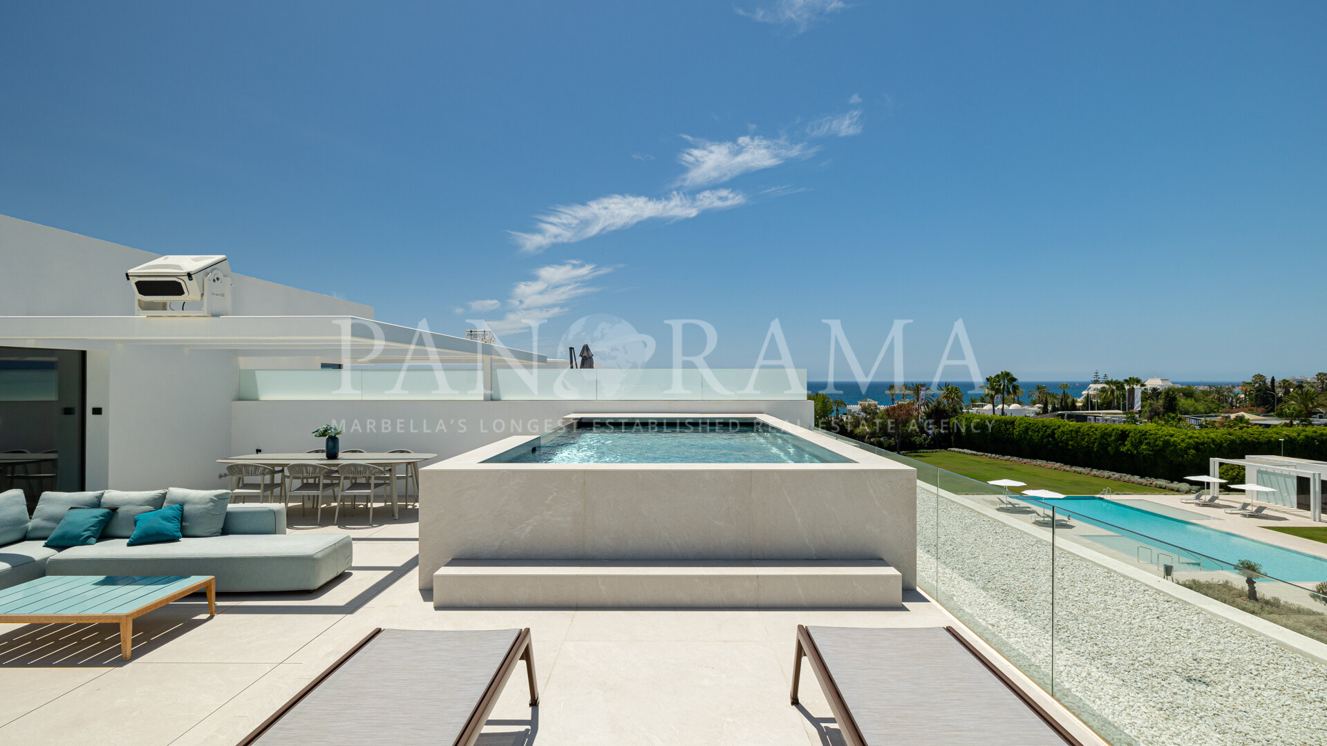 Prachtige geschakelde villa aan de Golden Mile op loopafstand van het strand