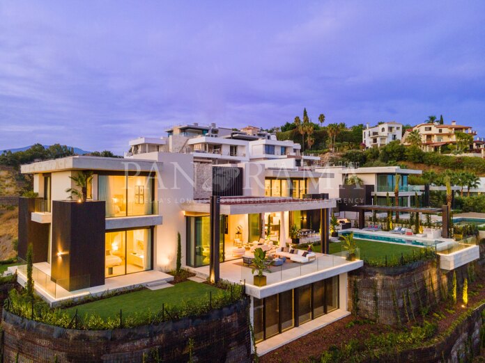 Luxurious villa with panoramic views in The Hills, Benahavís