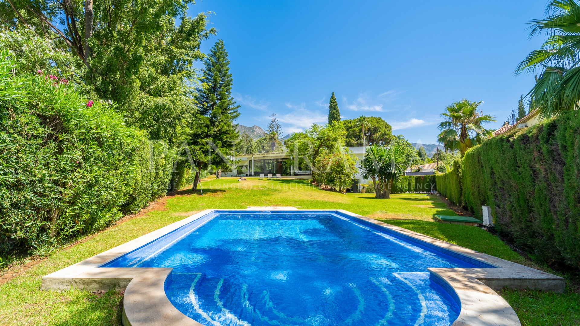 Ideal family home with Mediterranean charm and modern amenities in Rocío de Nagüeles