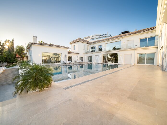 Stunning luxury villa in Guadalmina Alta with a large plot